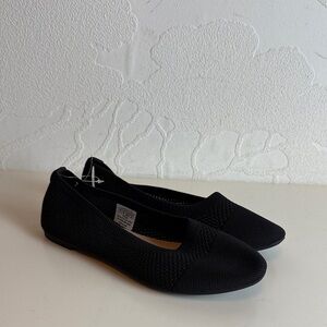 Danskin Women's Black Stretch Knit Flats Size 7.5